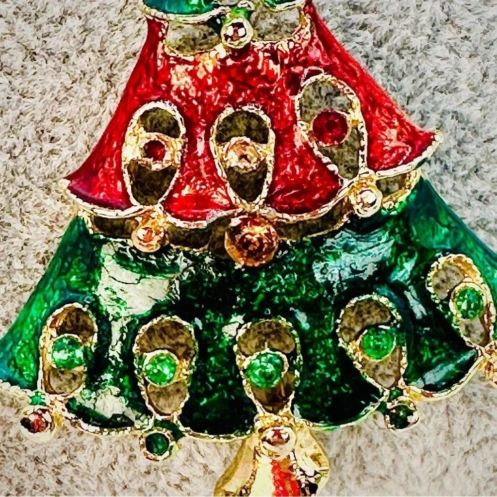2 Vintage Christmas Brooches Jeweled Christmas Tree Candle Signed Gerrys… - Picture 3 of 12